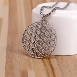 New pendant necklace silver plated